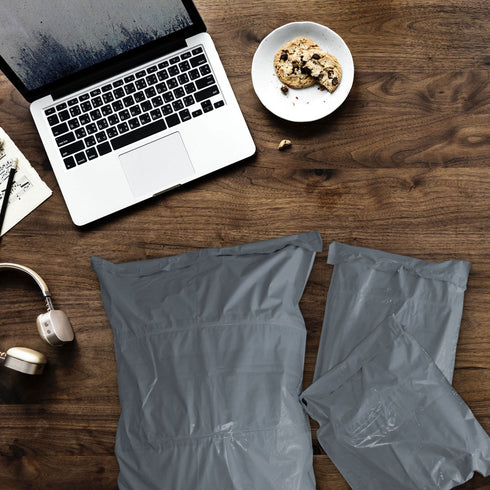 100 Mixed Size Mailing Poly Postal Self Seal Bags 4 Sizes 25 from Each - TradeNRG UK