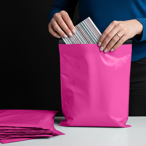 65 Mixed Parcel Bags Hot Pink, Mailer Bags Tamper-Proof Strong Postal Packaging Bags for Shipping, Mailing & Delivery, 4 Sizes Small to Large Bags, 15 Each